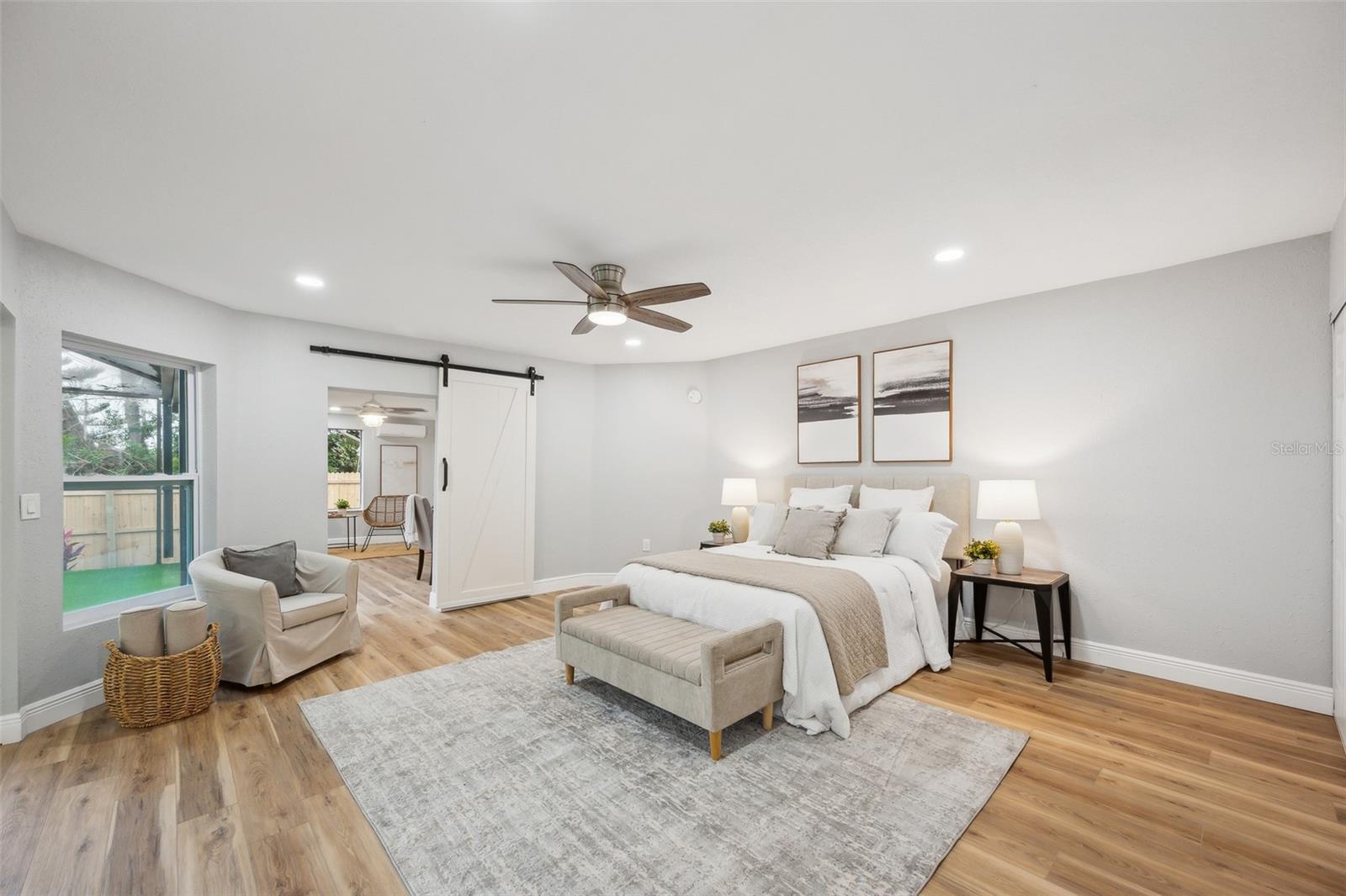Image 21 of 39 For 14333 Lake Magdalene Boulevard