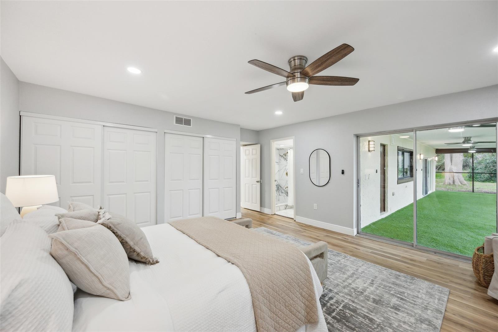 Image 22 of 39 For 14333 Lake Magdalene Boulevard