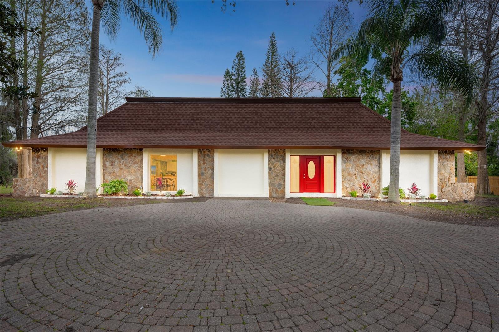 Image 3 of 39 For 14333 Lake Magdalene Boulevard
