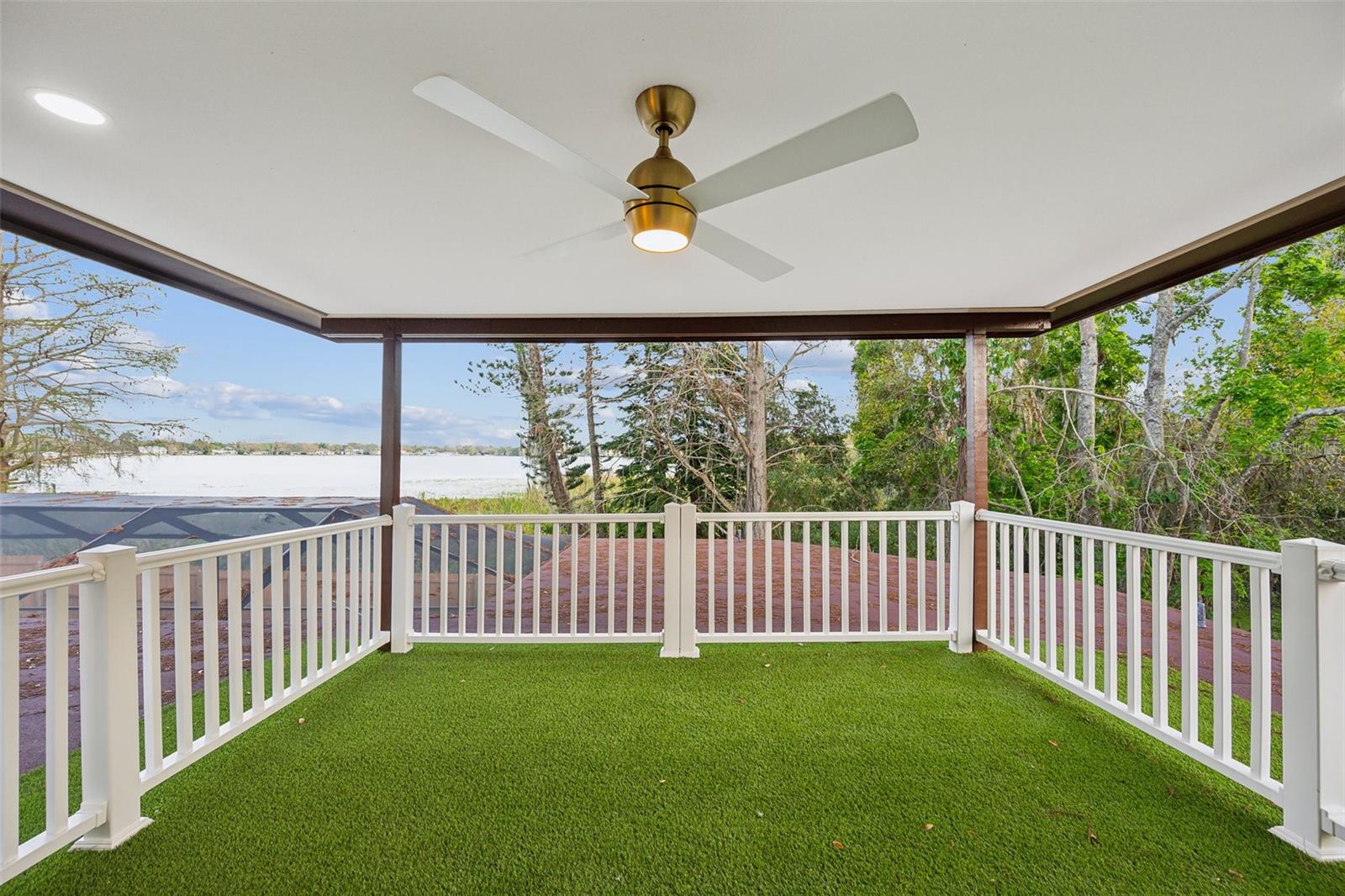 Image 33 of 39 For 14333 Lake Magdalene Boulevard