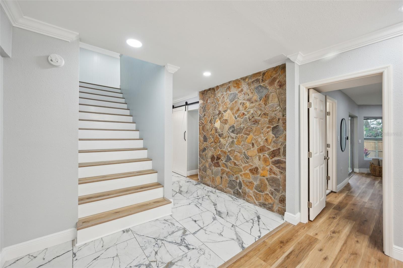 Image 5 of 39 For 14333 Lake Magdalene Boulevard