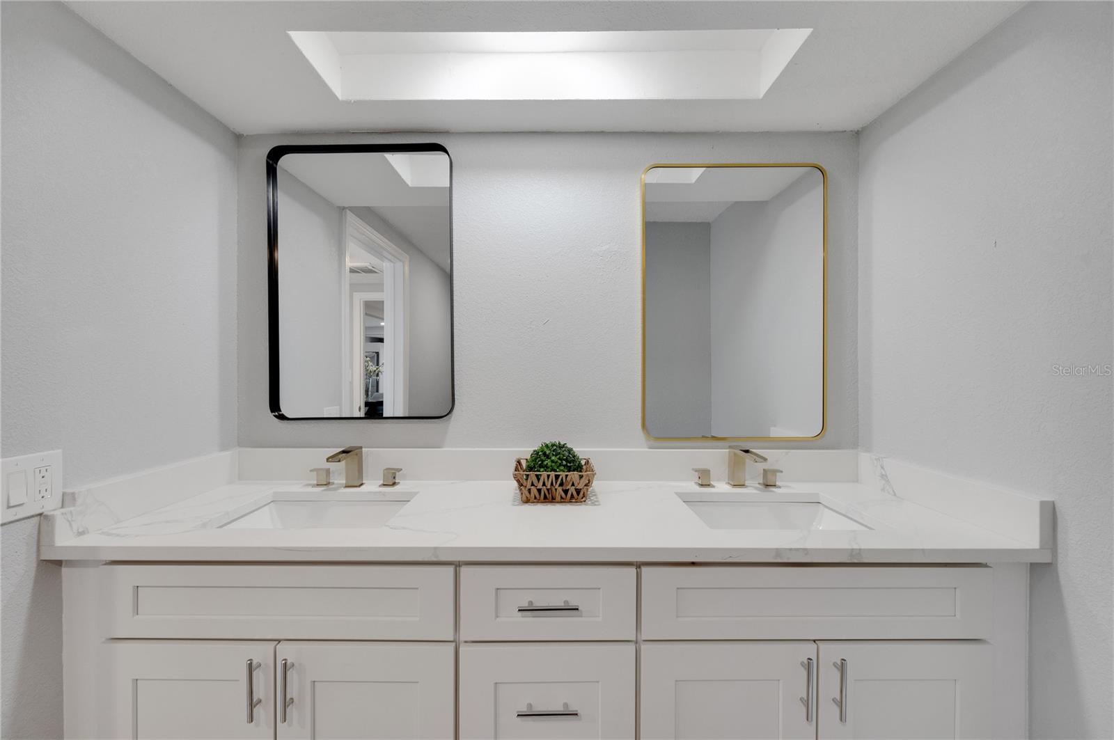 Listing photo id 22 for 6914 Harbor Drive