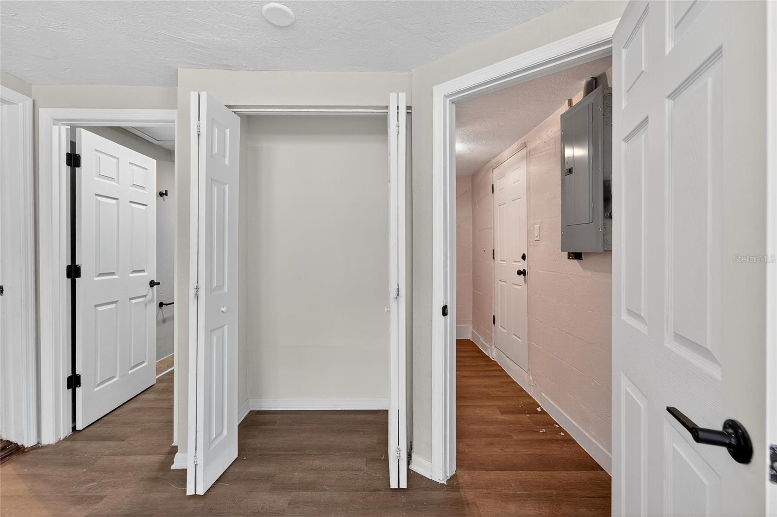 Image 27 of 48 For 7328 Coventry Drive