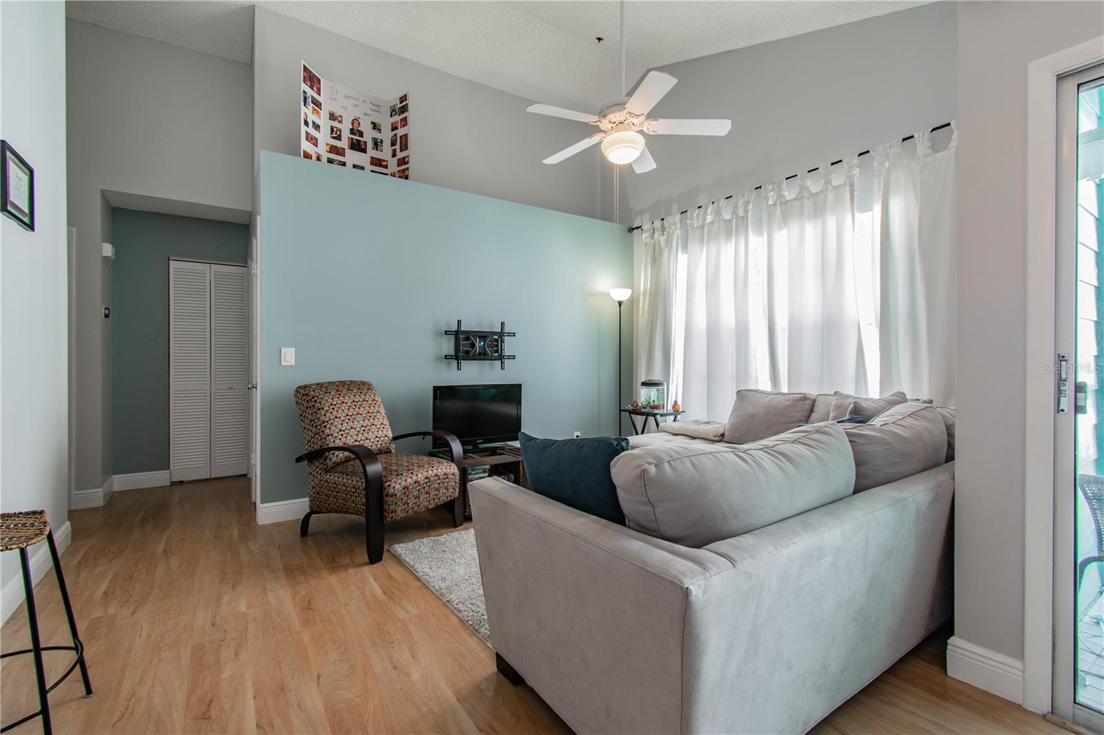 Image 10 of 29 For 3002 Cleveland Street D12