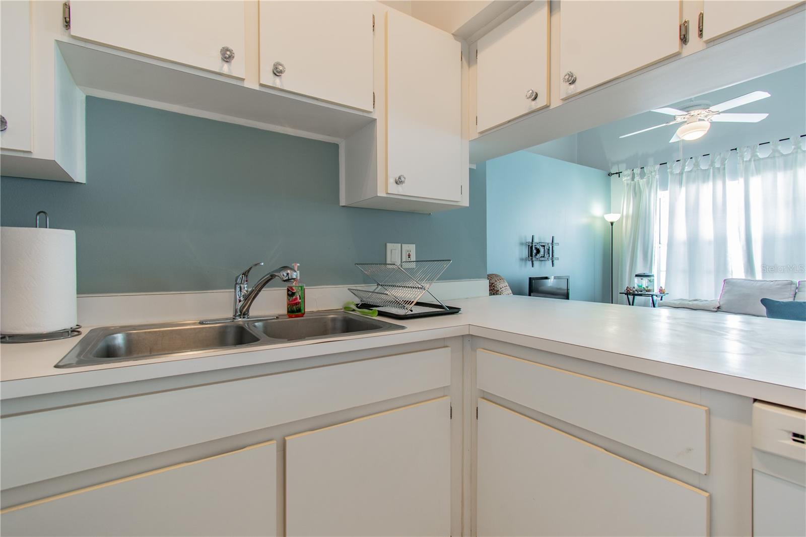 Image 13 of 29 For 3002 Cleveland Street D12