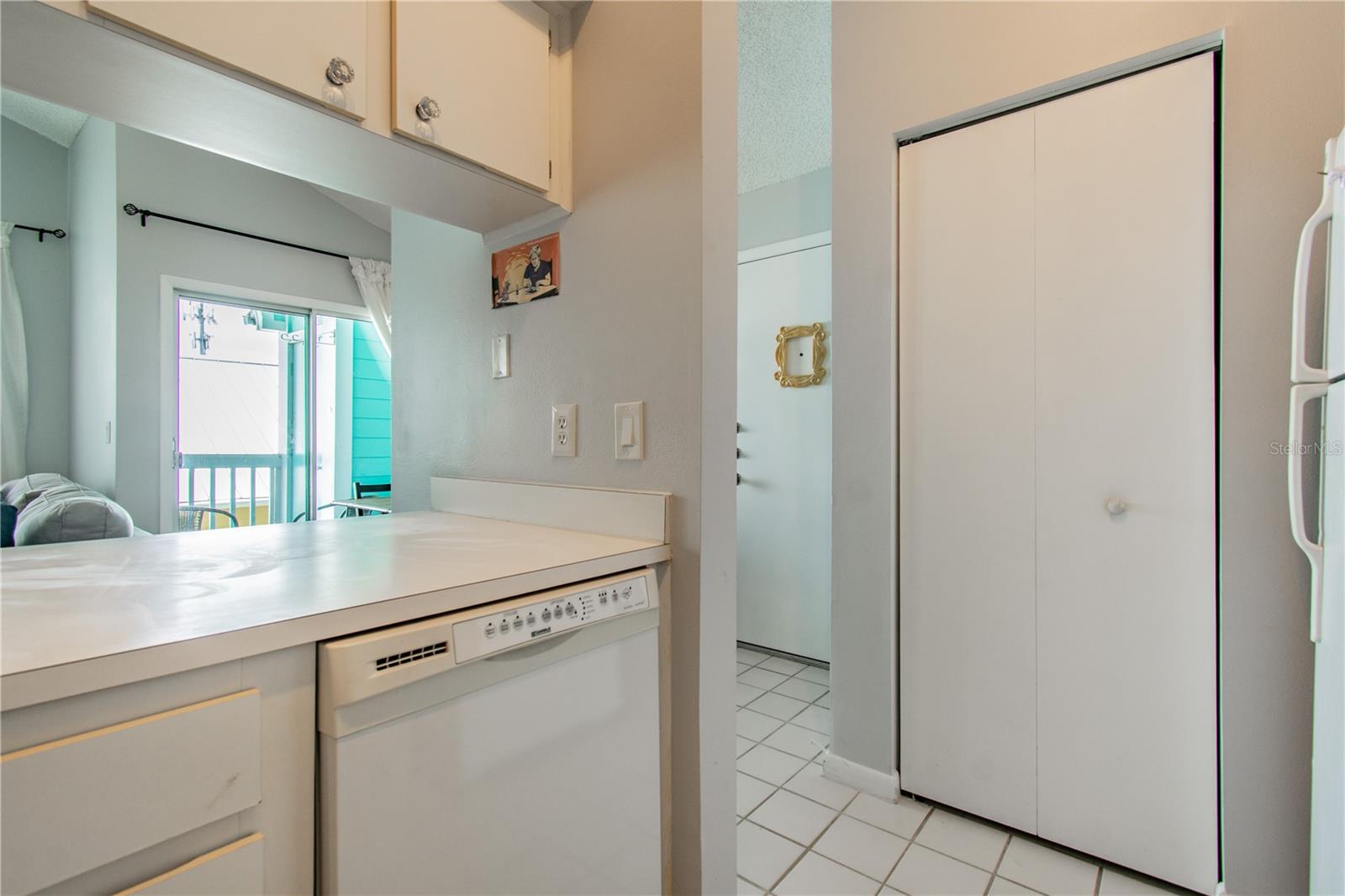 Image 15 of 29 For 3002 Cleveland Street D12