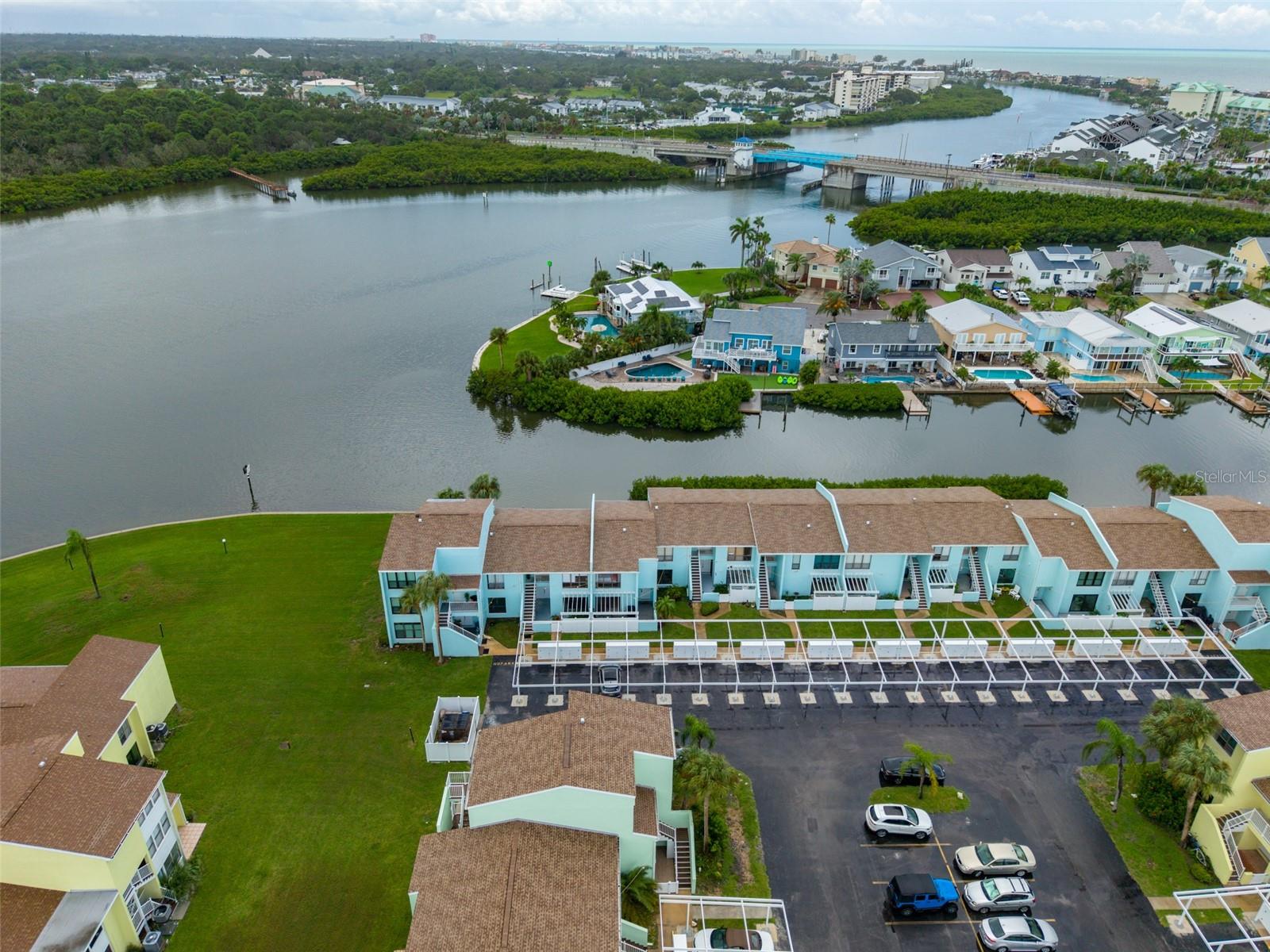 Image 25 of 29 For 1 Windrush Boulevard 51