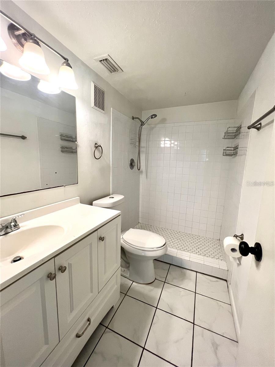 Image 22 of 43 For 605 Keene Road P14
