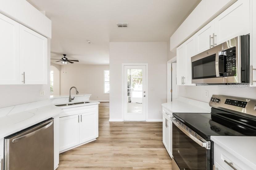 Image 7 of 15 For 623 7th Avenue Ne