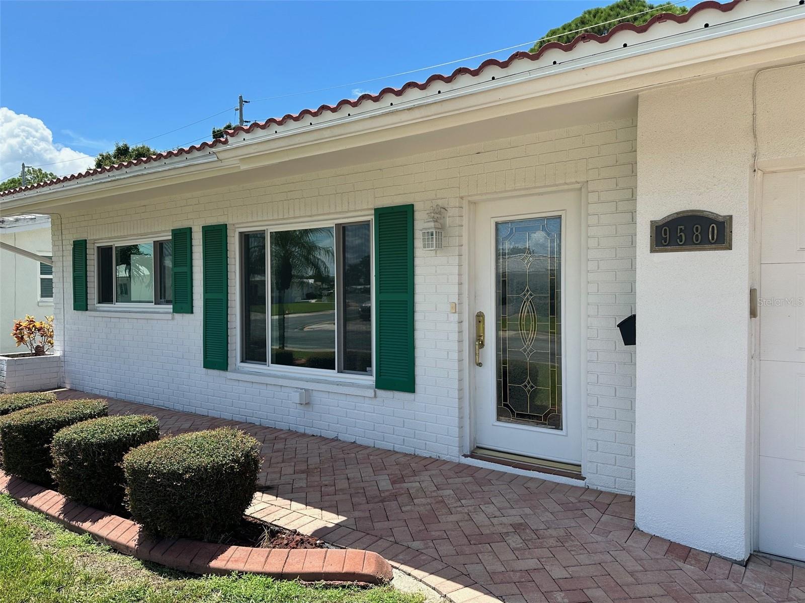 Image 4 of 26 For 9580 45th Way N