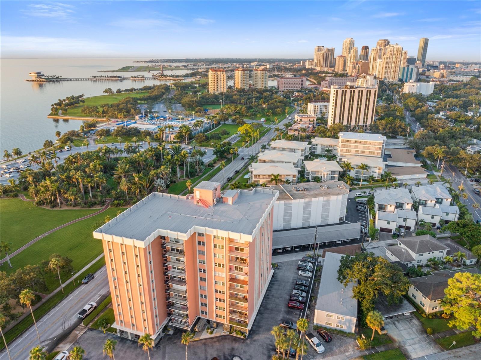 Image 25 of 27 For 1120 Shore Drive Ne 402