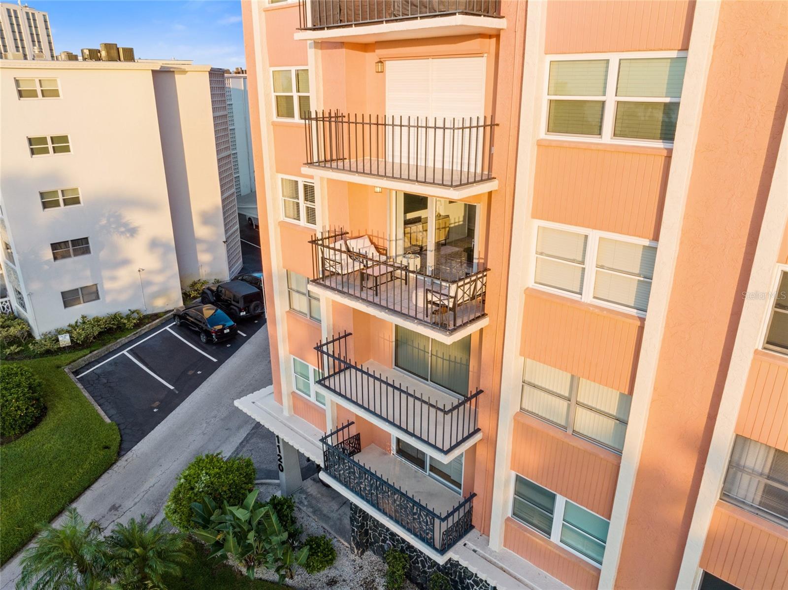 Image 5 of 27 For 1120 Shore Drive Ne 402