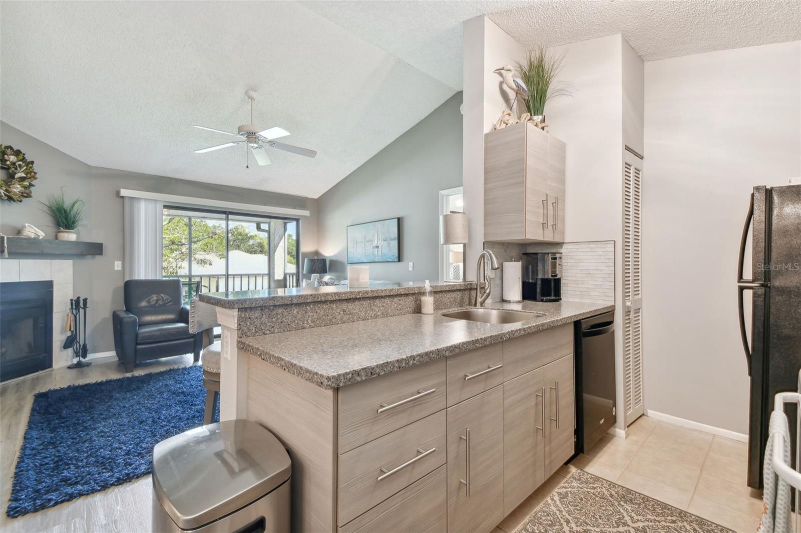 Image 4 of 22 For 2087 Hunters Glen Drive  128