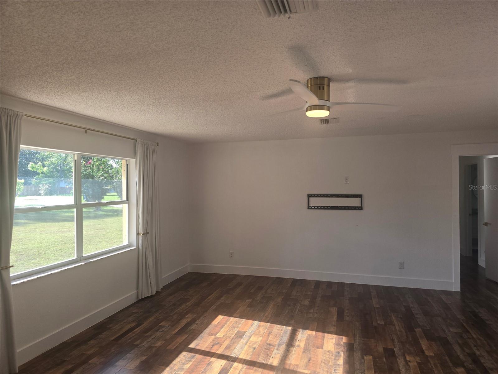 Image 9 of 48 For 8163 Winter Street