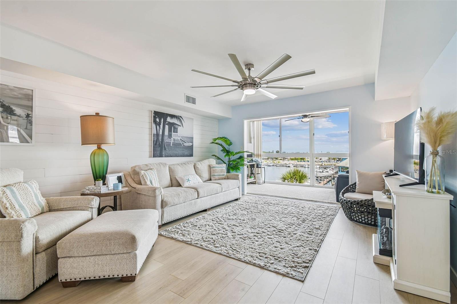 Image 11 of 71 For 4939 Floramar Terrace 414