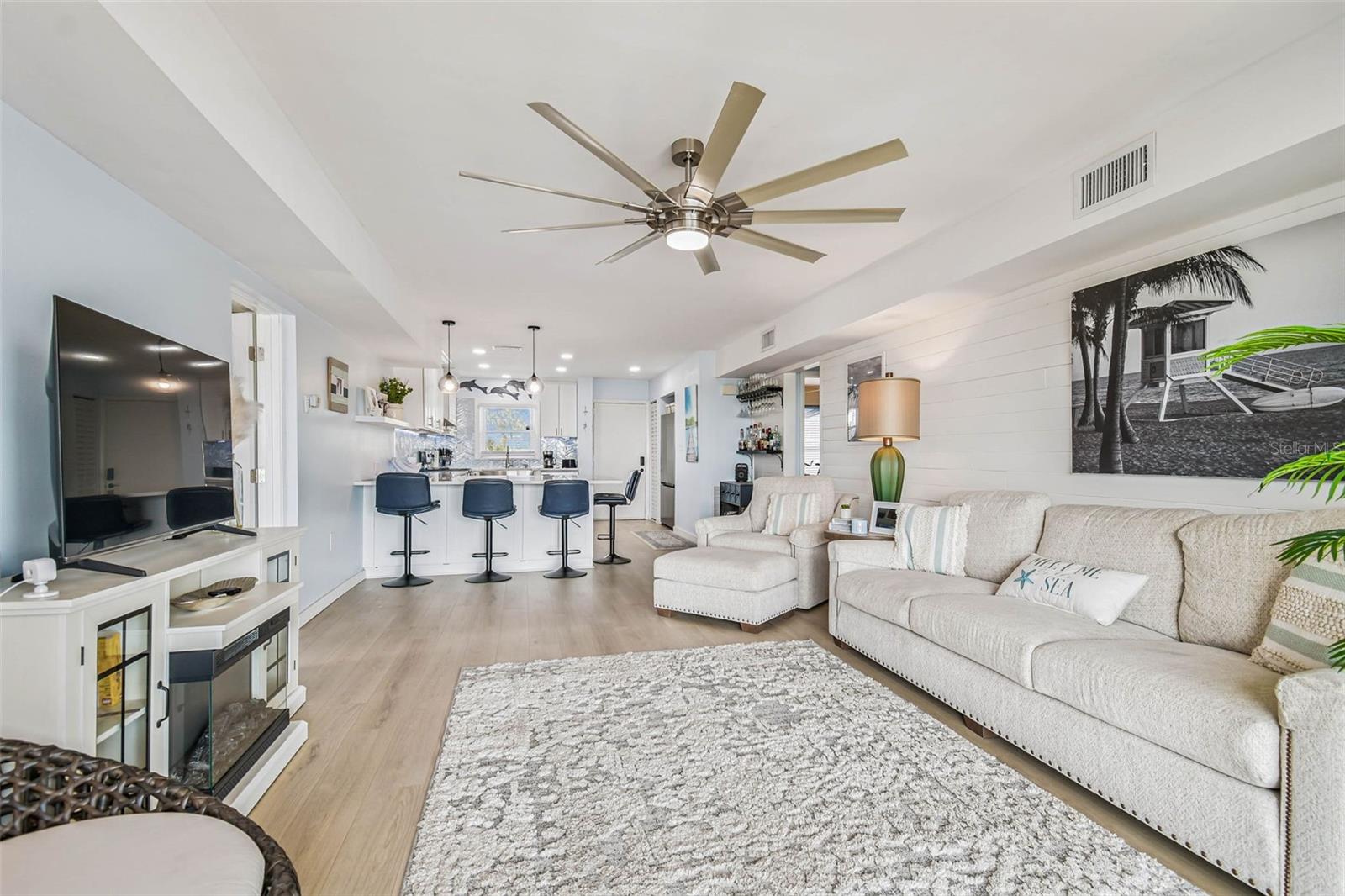 Image 12 of 71 For 4939 Floramar Terrace 414