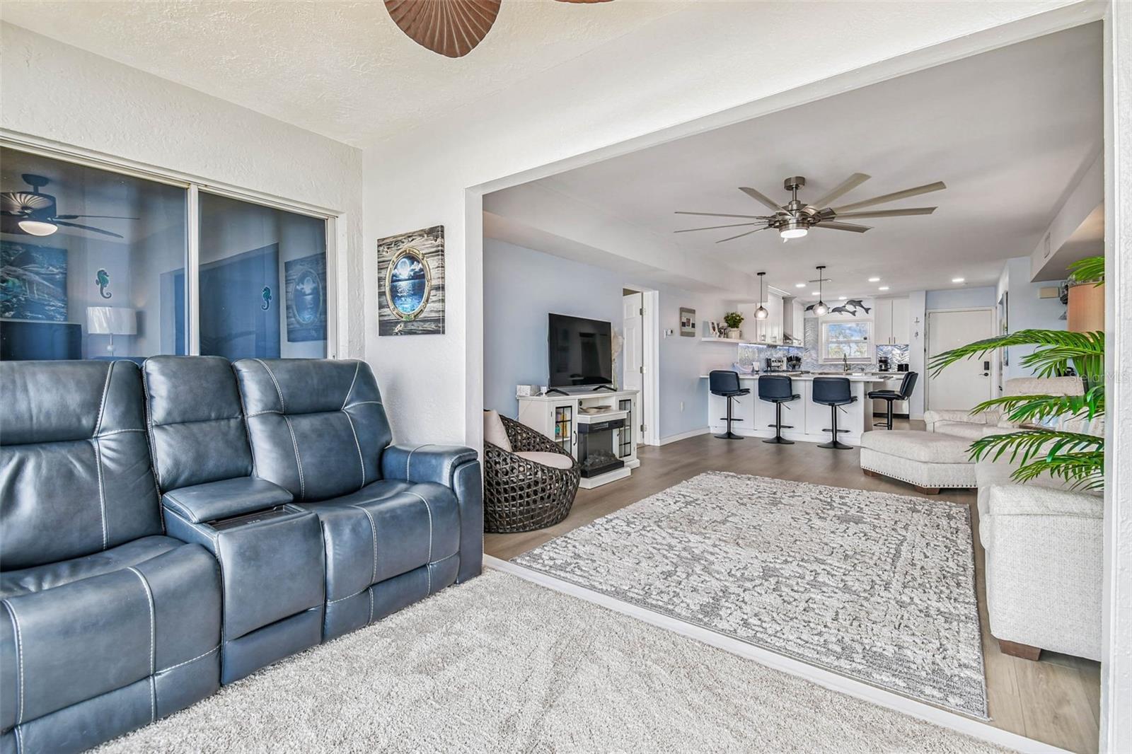 Image 16 of 71 For 4939 Floramar Terrace 414