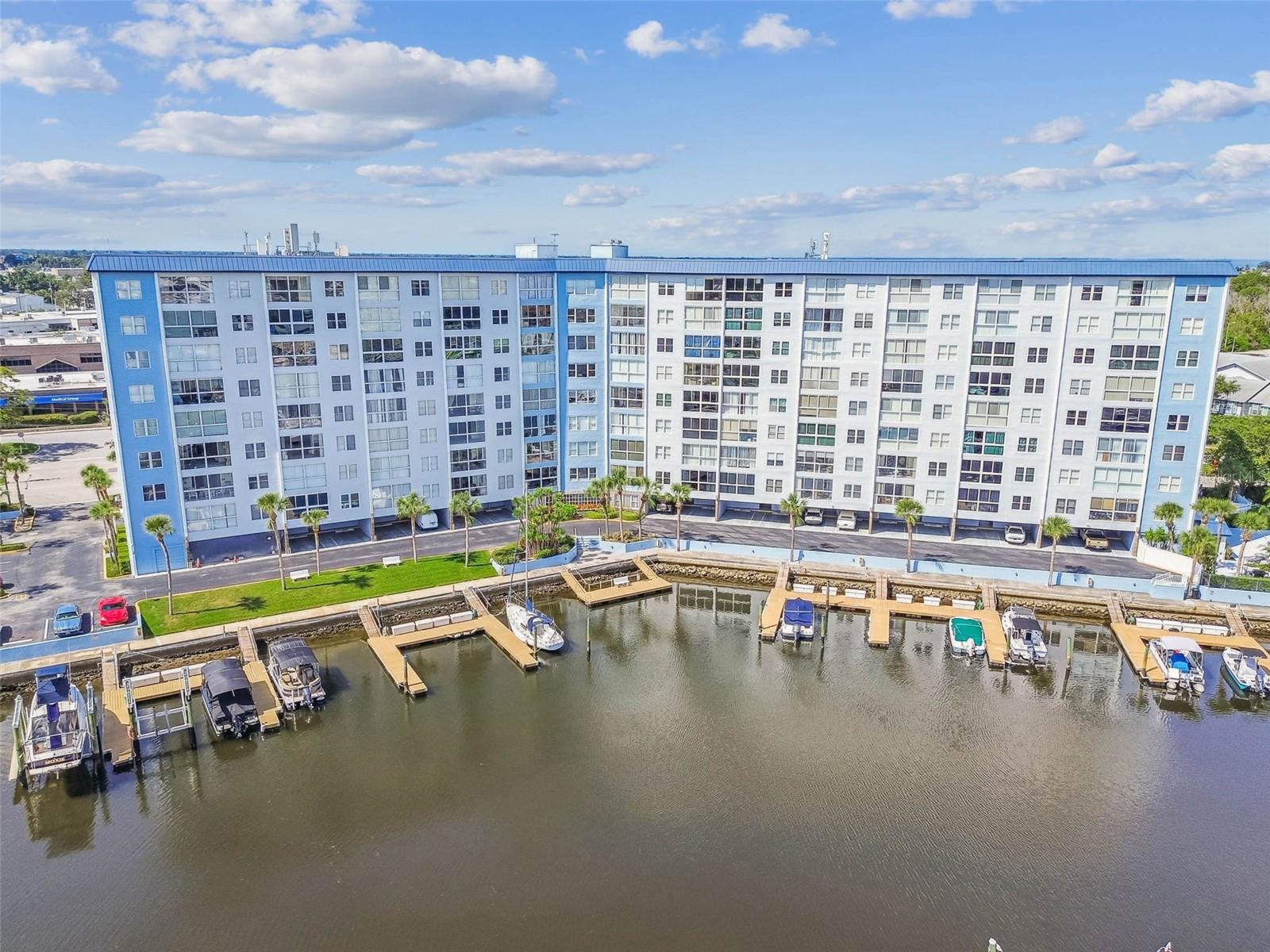 Image 33 of 71 For 4939 Floramar Terrace 414