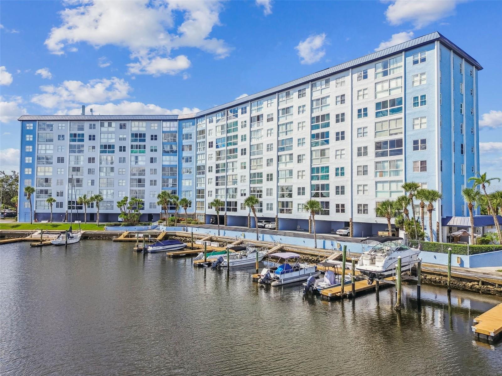 Image 36 of 71 For 4939 Floramar Terrace 414