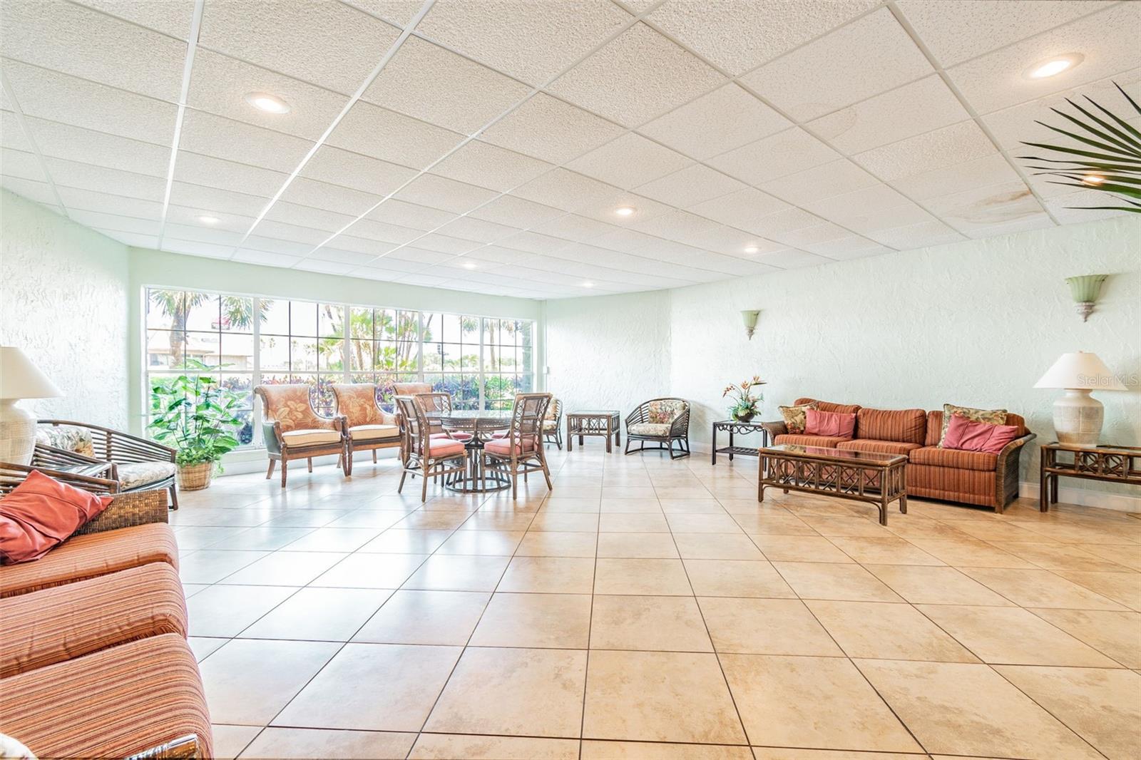 Image 38 of 71 For 4939 Floramar Terrace 414