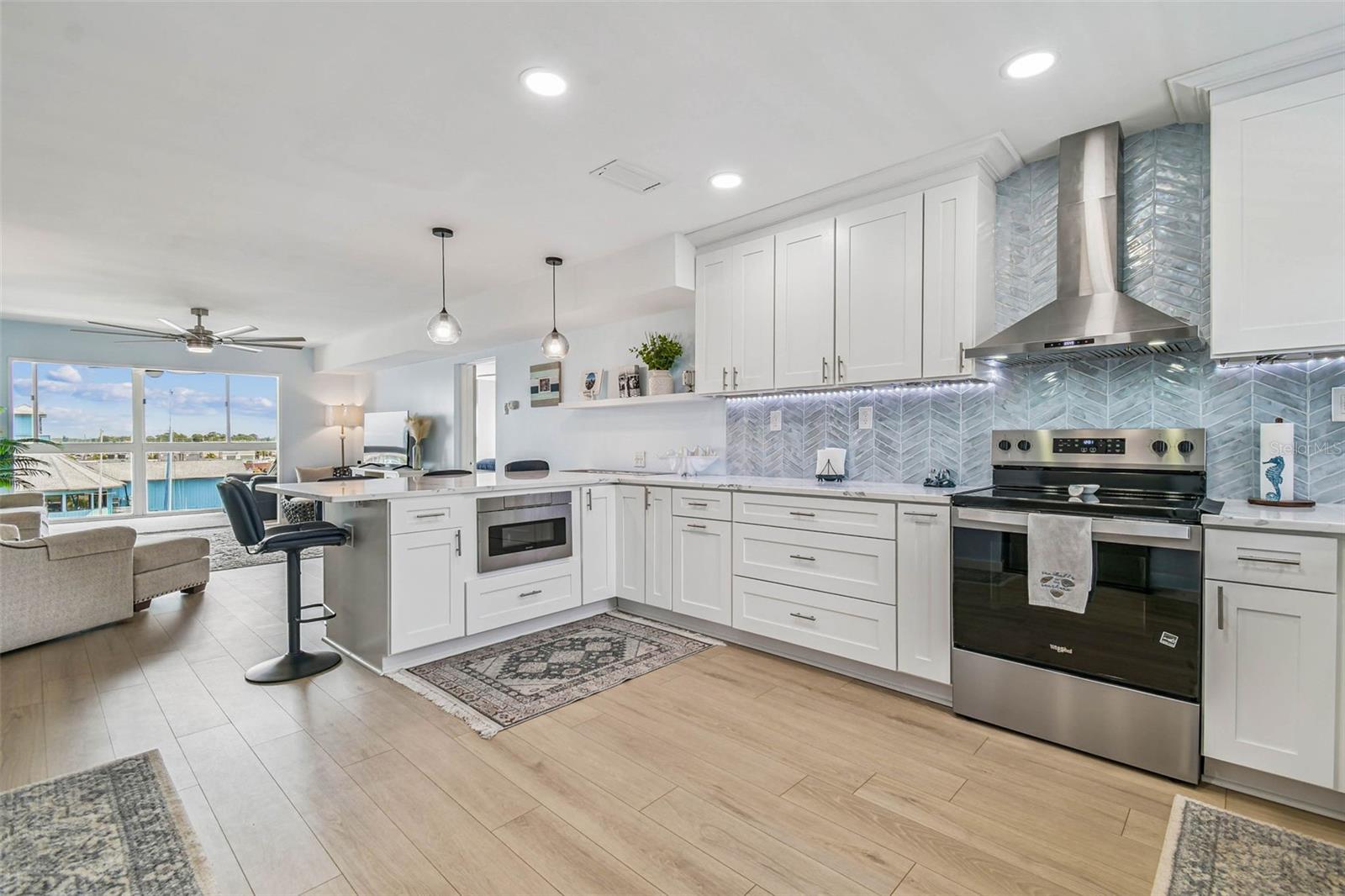 Image 4 of 71 For 4939 Floramar Terrace 414