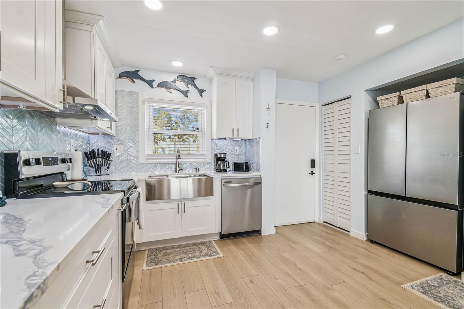 Image 7 of 71 For 4939 Floramar Terrace 414