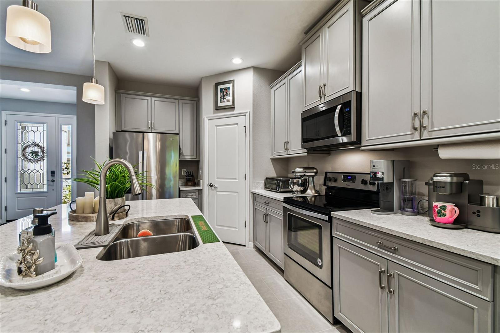Image 15 of 73 For 6728 Rocky Park Street