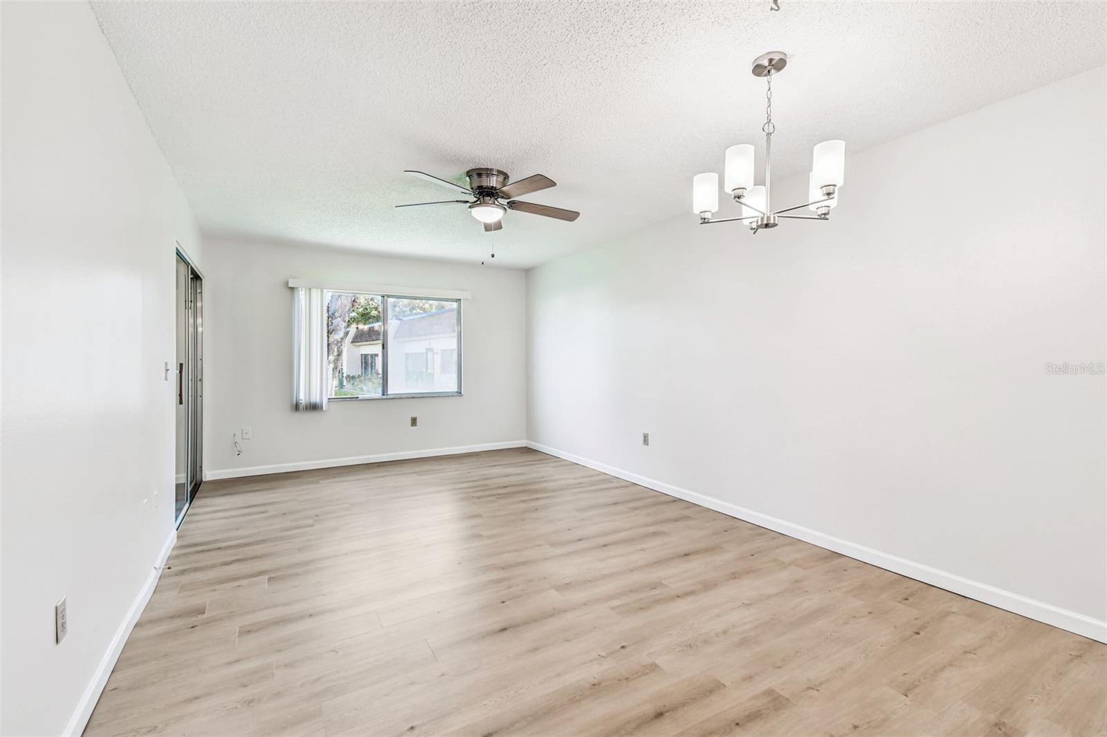 Image 14 of 68 For 1298 Mission Hills Boulevard