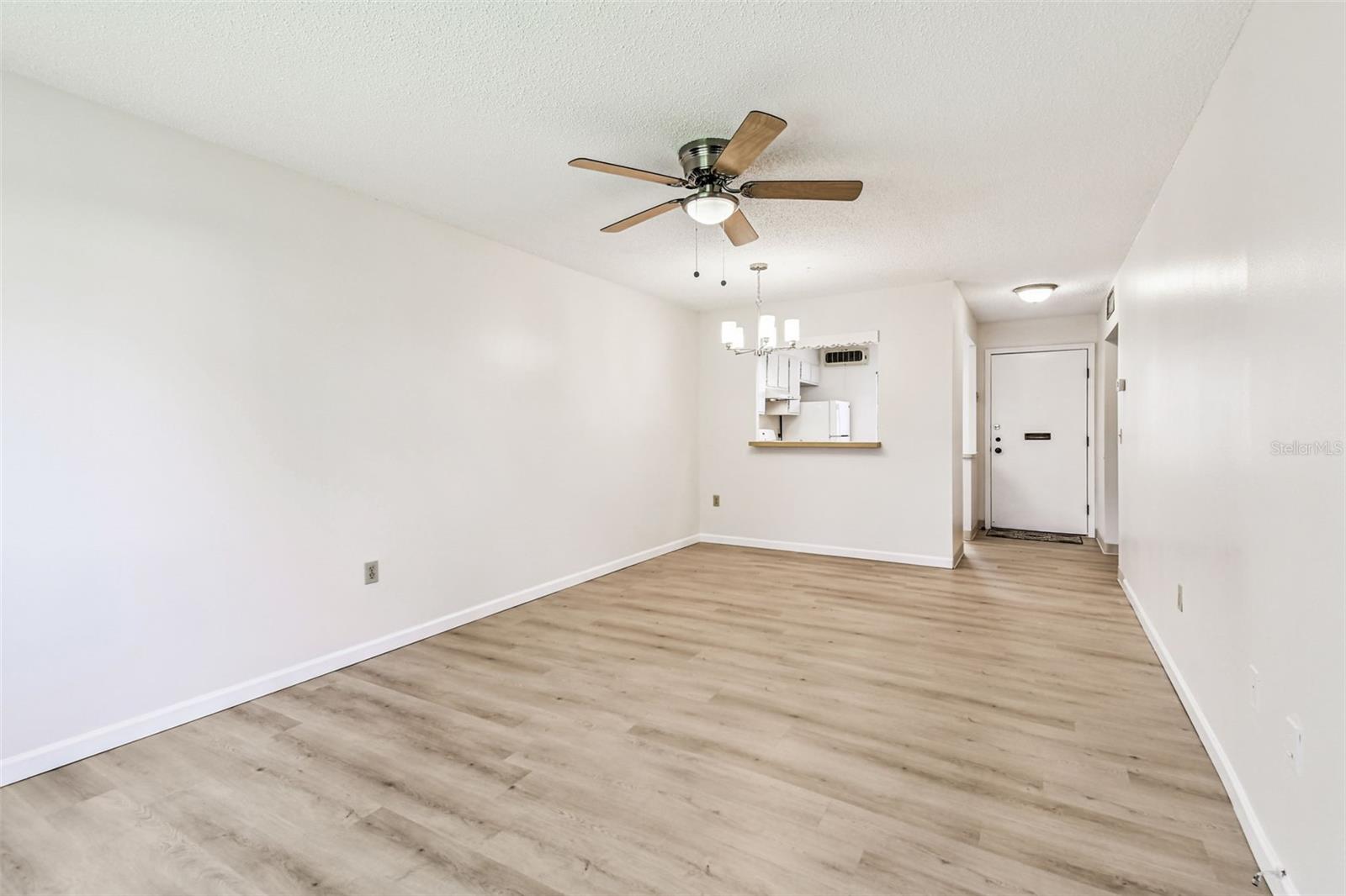 Image 21 of 68 For 1298 Mission Hills Boulevard