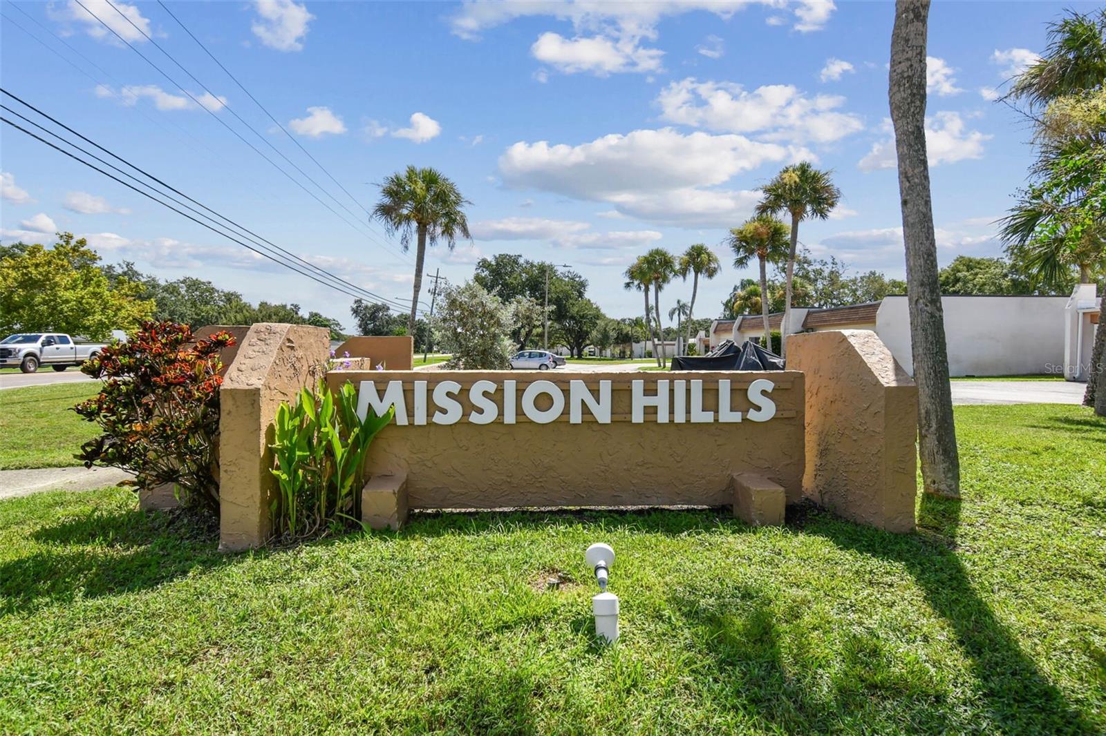 Image 3 of 68 For 1298 Mission Hills Boulevard