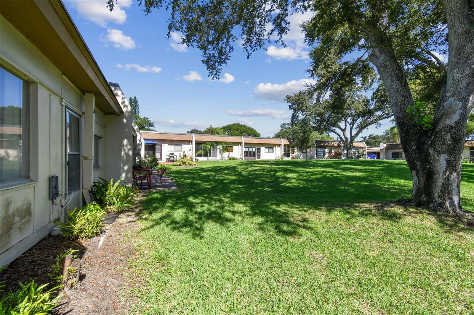 Image 39 of 68 For 1298 Mission Hills Boulevard