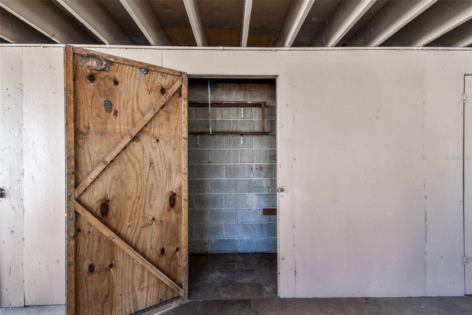Image 44 of 68 For 1298 Mission Hills Boulevard