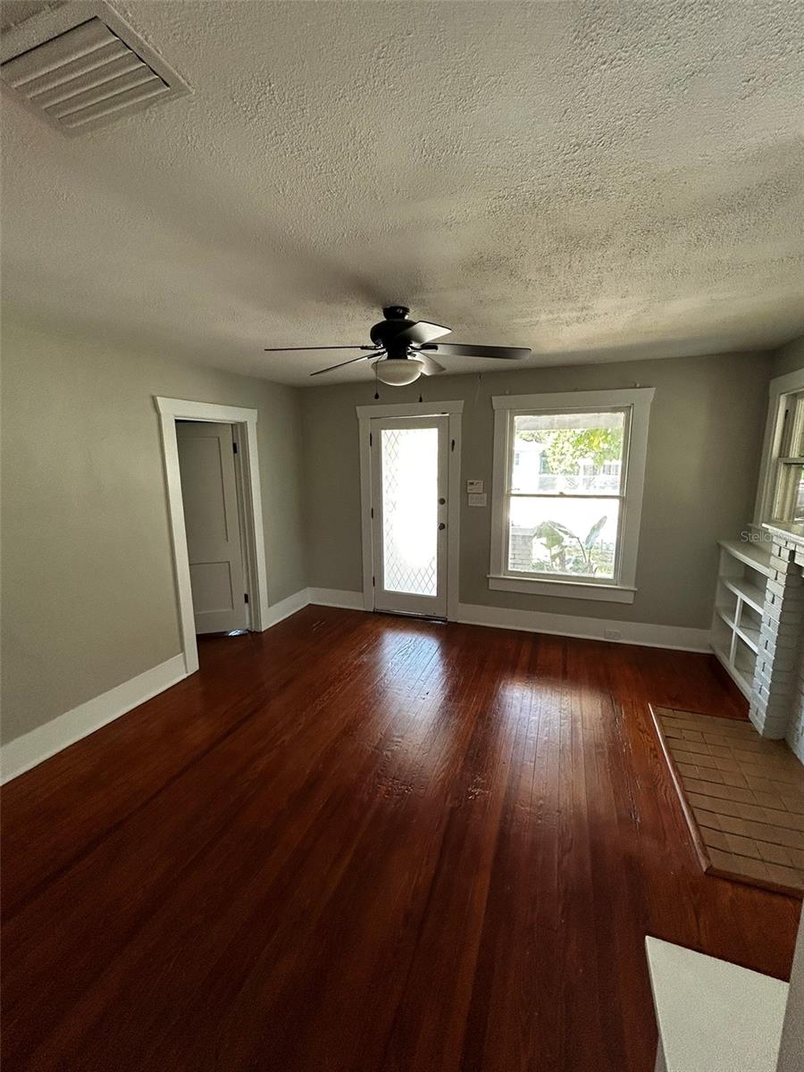 Image 12 of 53 For 4303 10th Street