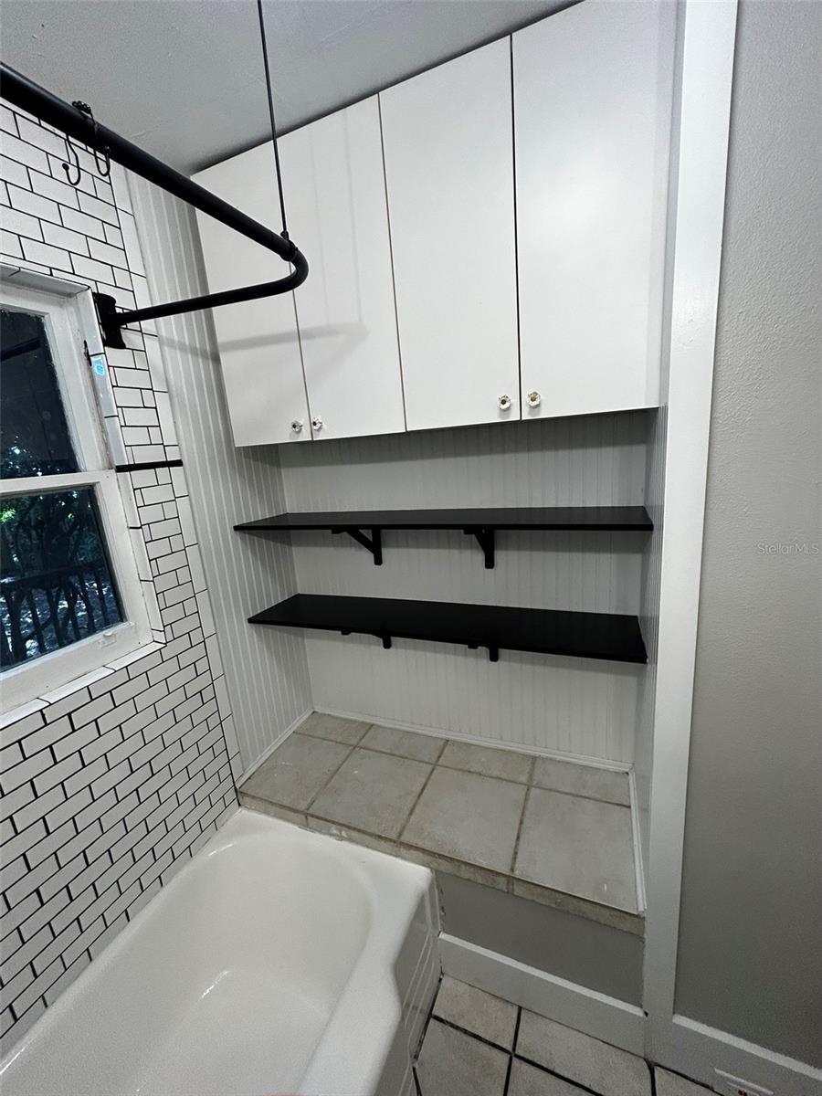 Image 34 of 53 For 4303 10th Street
