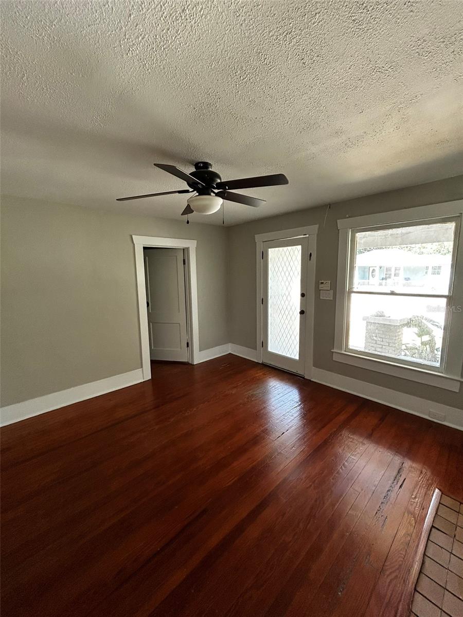 Image 7 of 53 For 4303 10th Street
