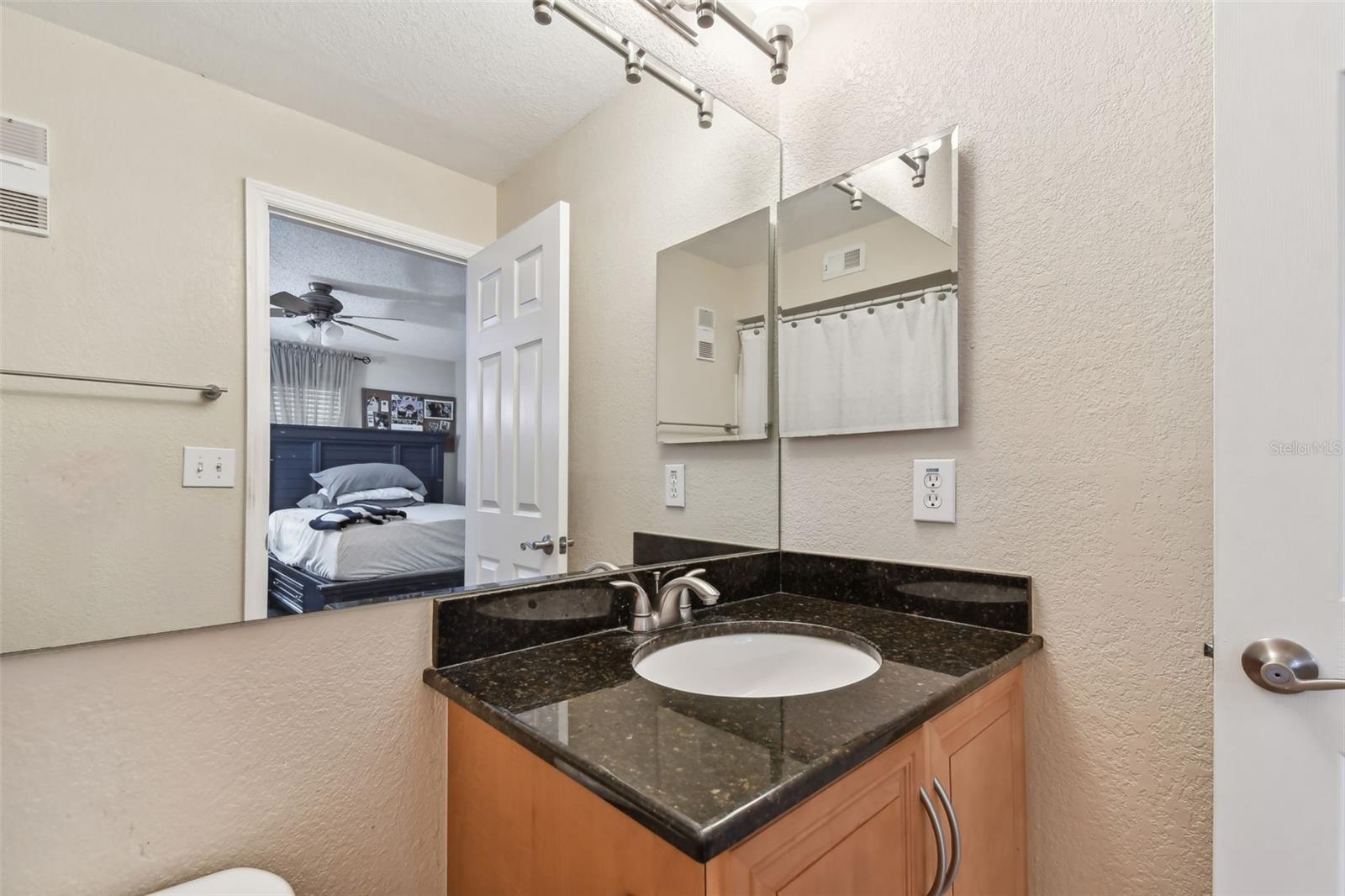Image 20 of 47 For 3270 Haviland Court 301