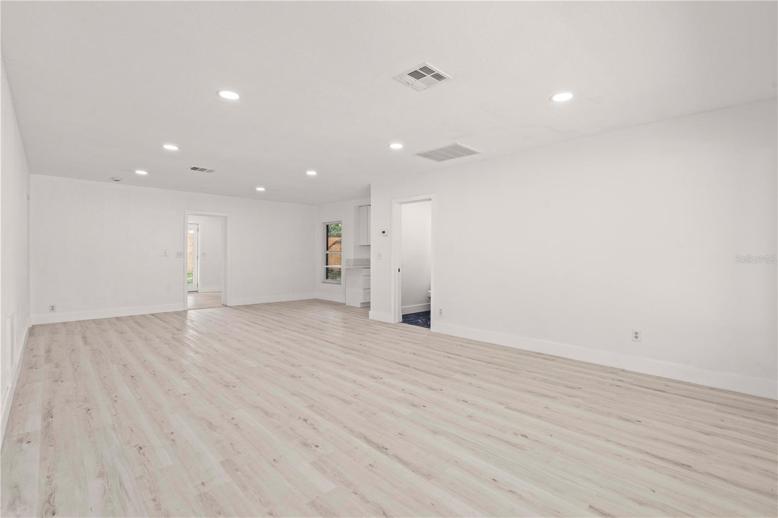 Image 6 of 32 For 1369 Pinebrook Drive