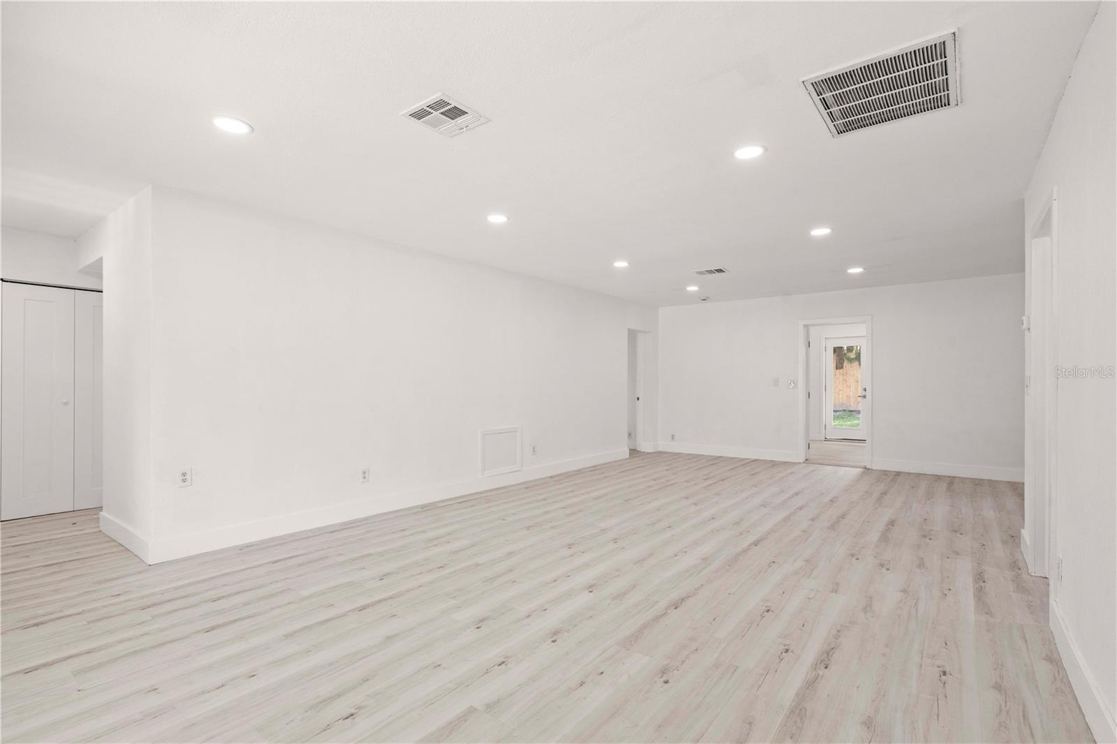 Image 7 of 32 For 1369 Pinebrook Drive