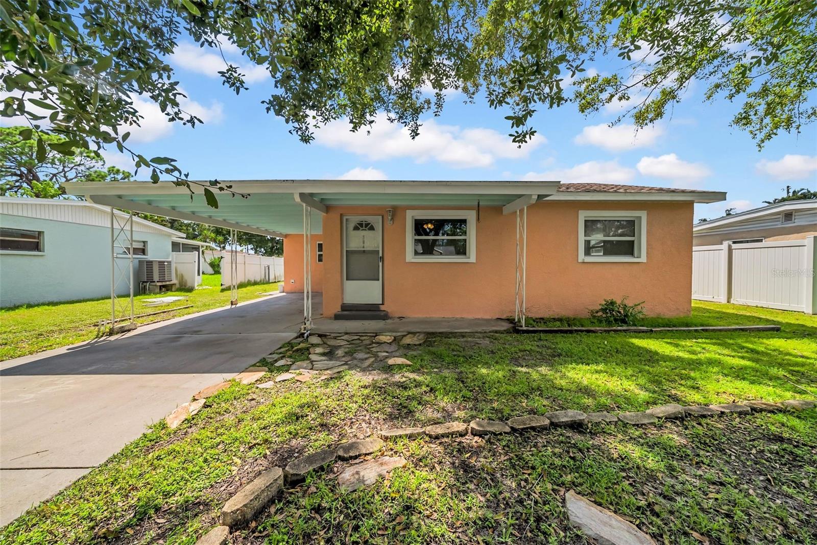 Details for 9046 1st Street N, ST PETERSBURG, FL 33702