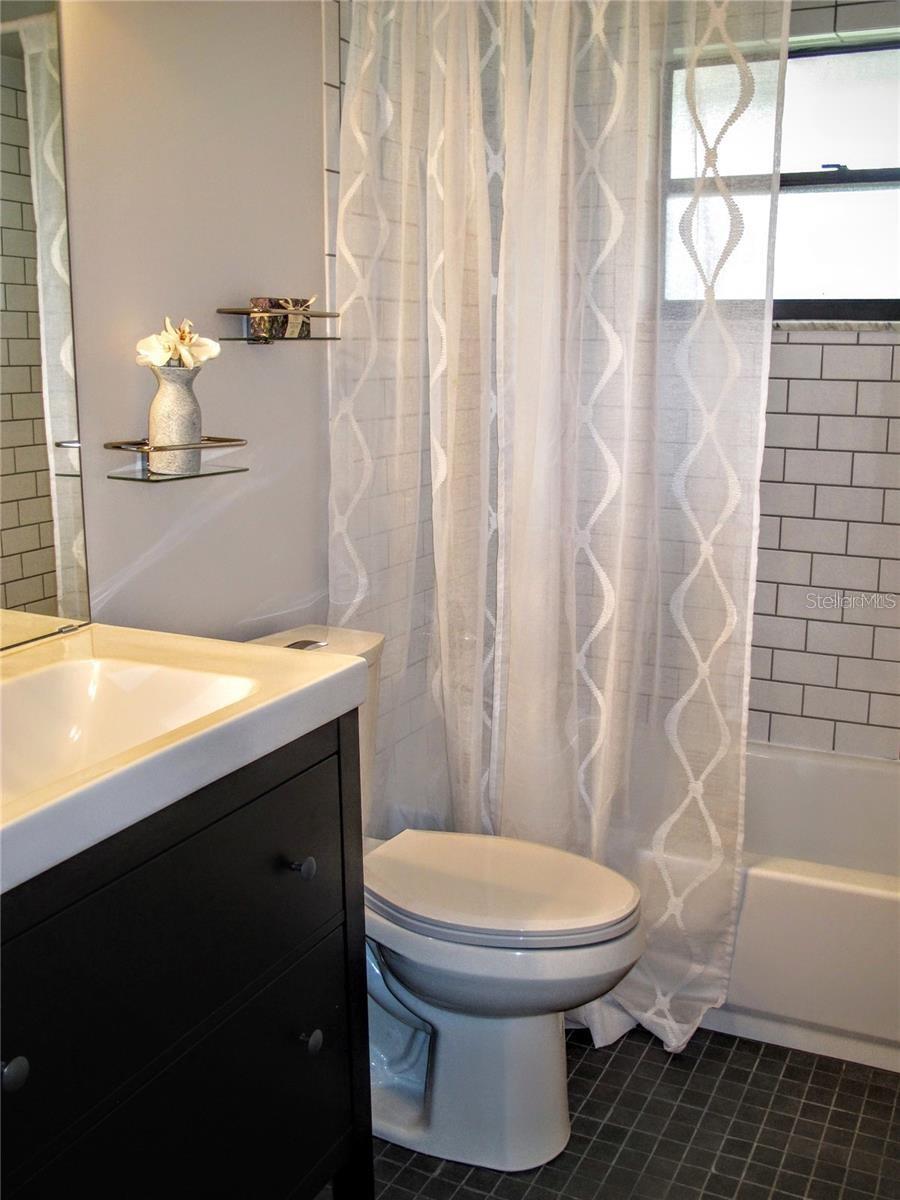 Image 13 of 26 For 9510 103rd Avenue