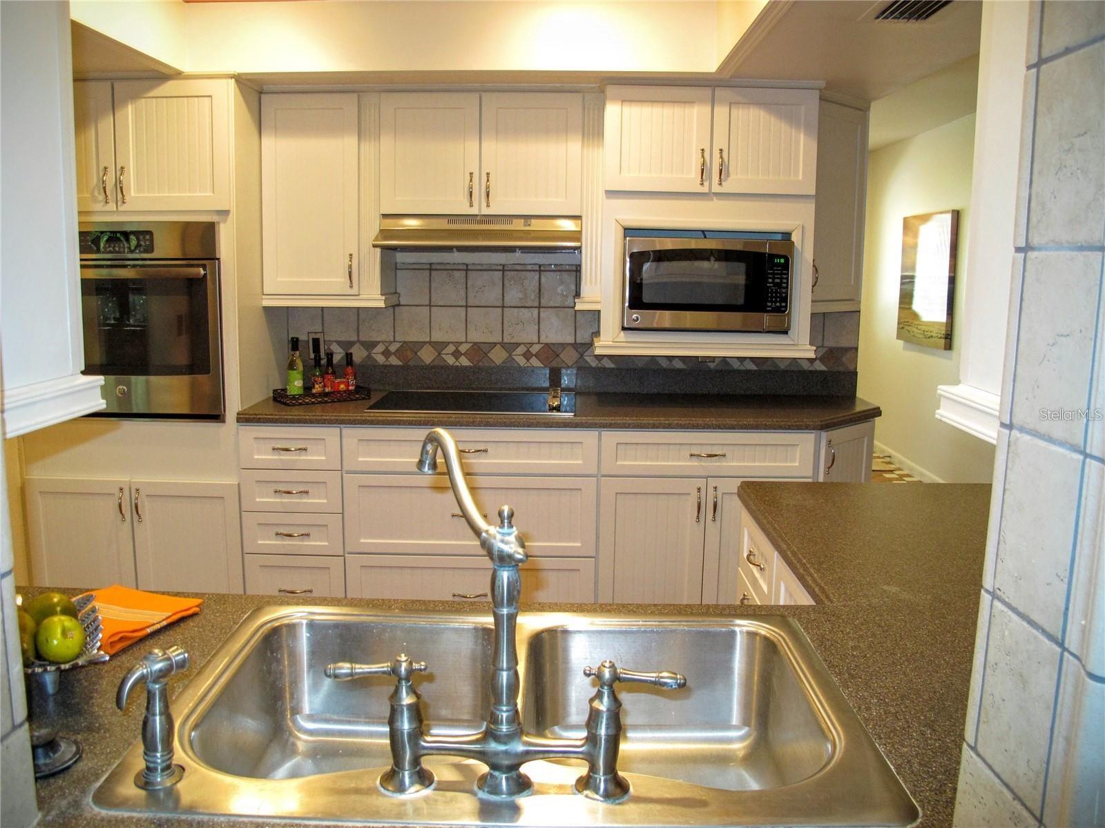 Image 5 of 26 For 9510 103rd Avenue