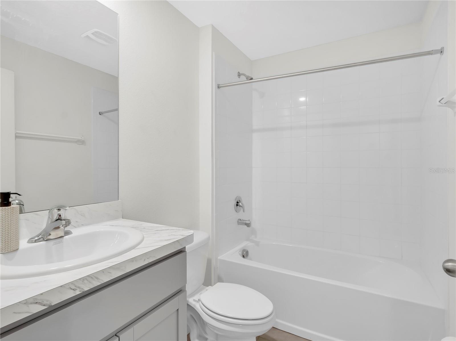 Image 14 of 35 For 16862 Delia Street