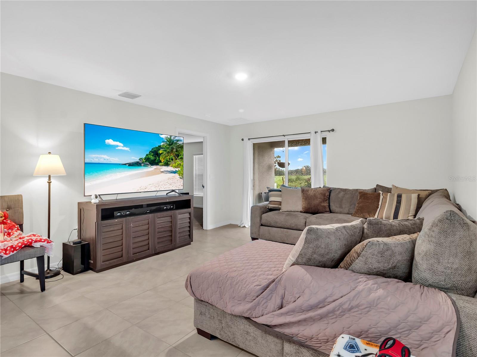 Image 16 of 35 For 16862 Delia Street