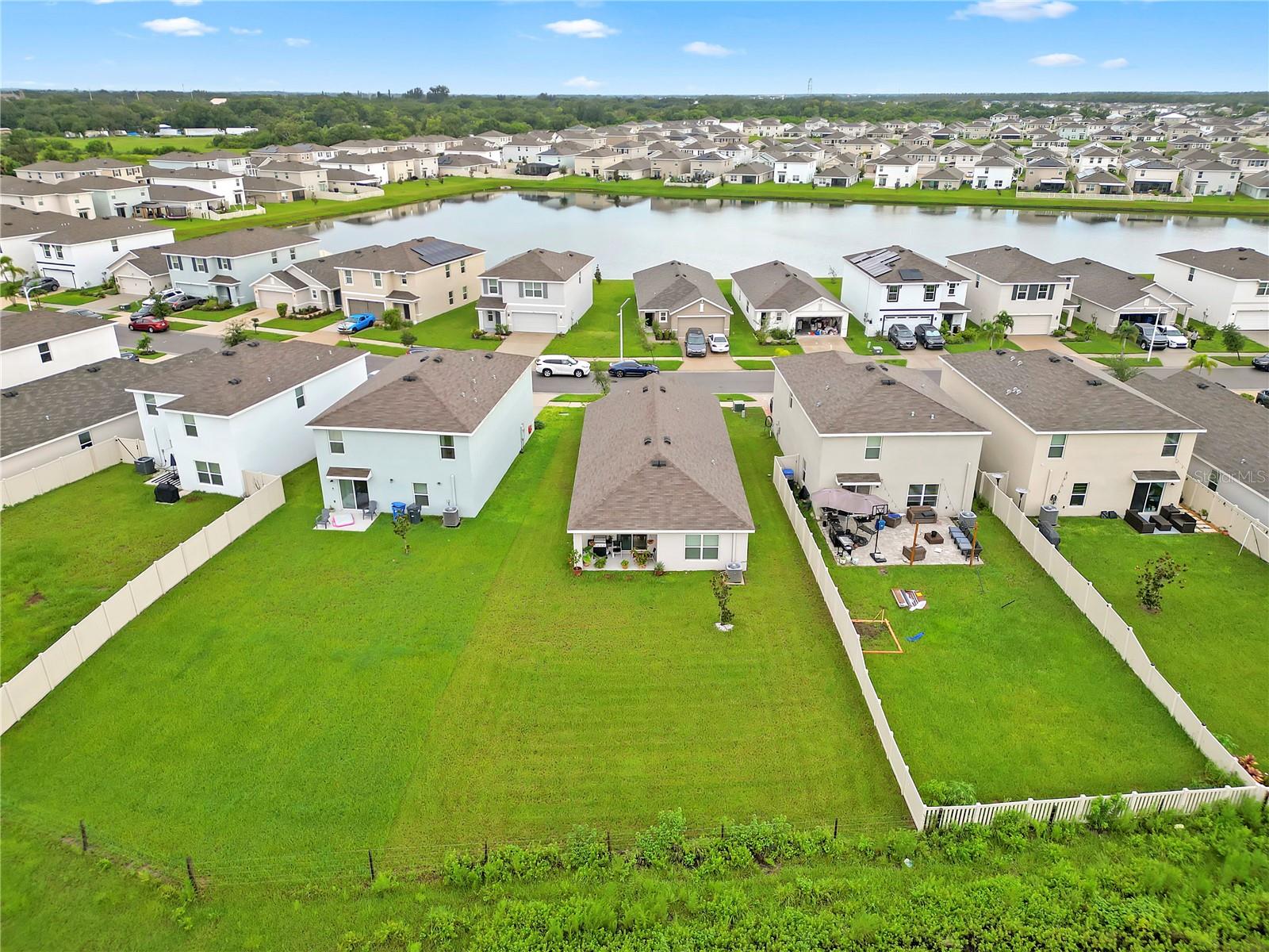 Image 28 of 35 For 16862 Delia Street