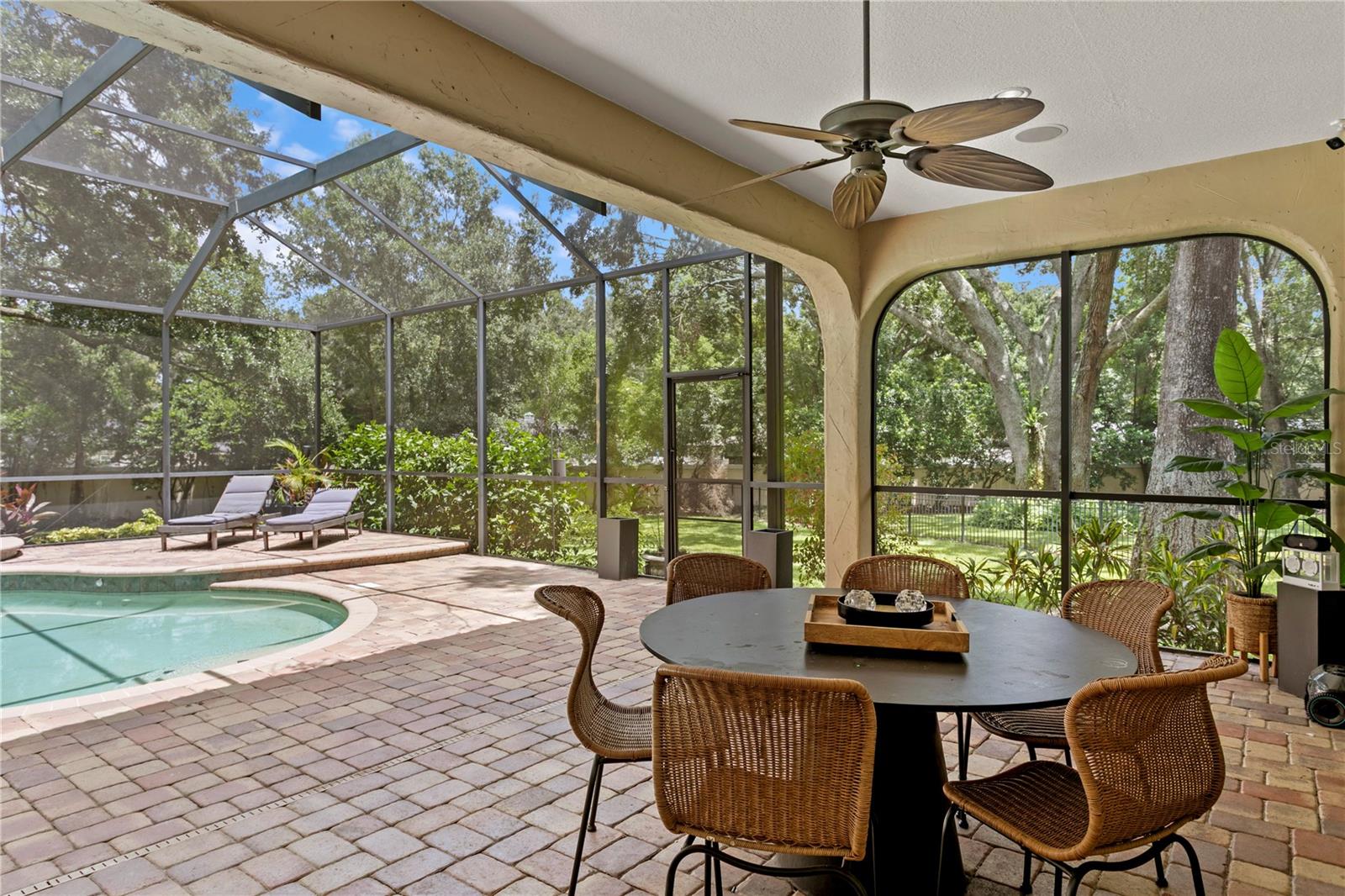 Image 50 of 55 For 1940 Floresta View Drive