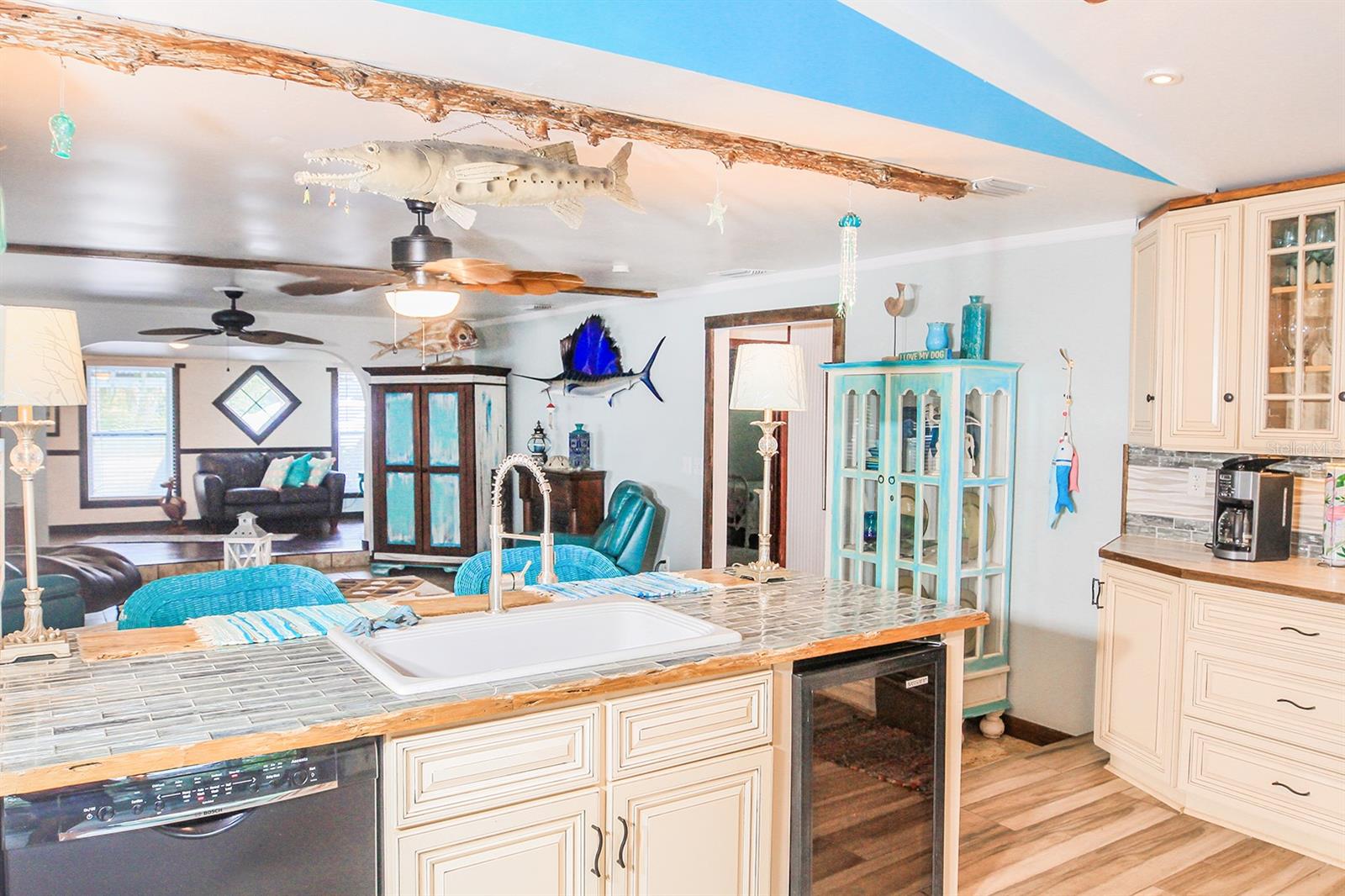 Image 22 of 56 For 4380 Benview Avenue