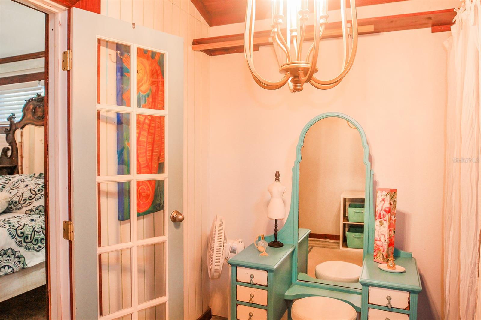 Image 33 of 56 For 4380 Benview Avenue