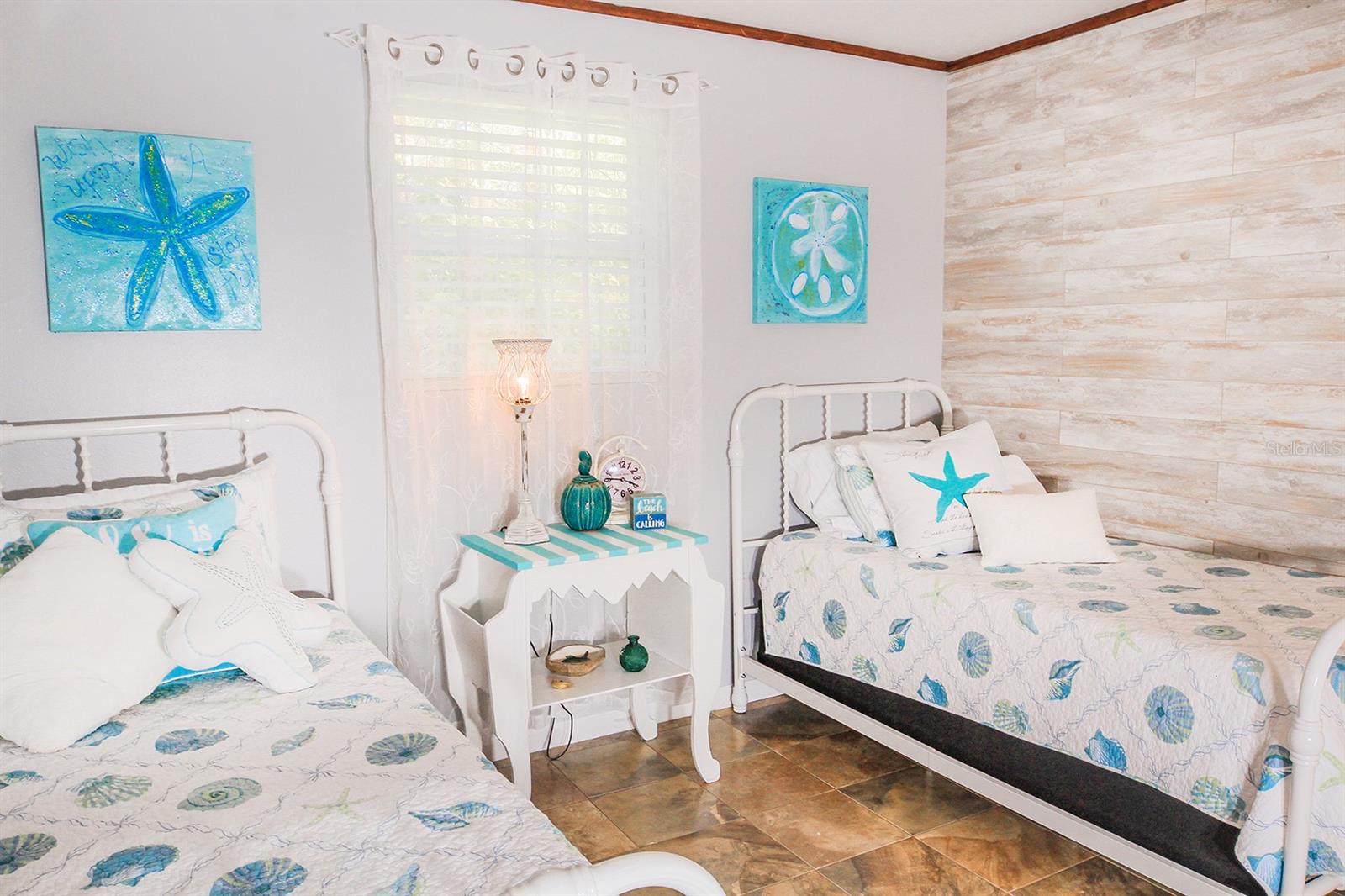 Image 38 of 56 For 4380 Benview Avenue