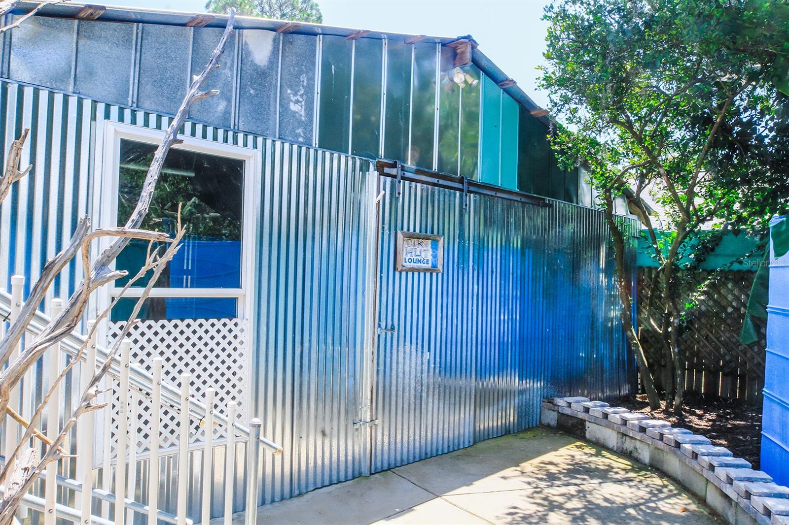 Image 43 of 56 For 4380 Benview Avenue