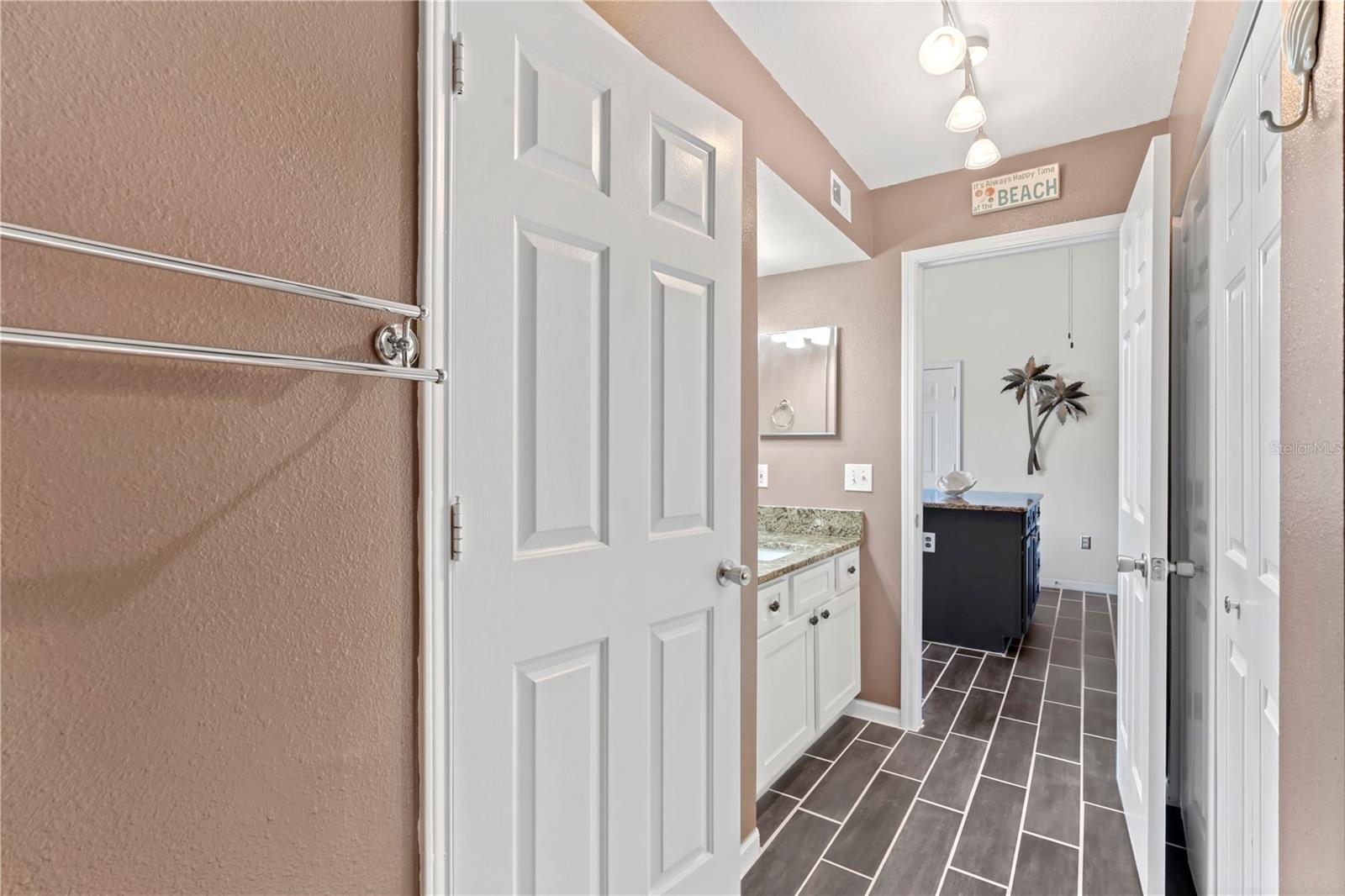 Image 11 of 24 For 1240 Missouri Avenue 414